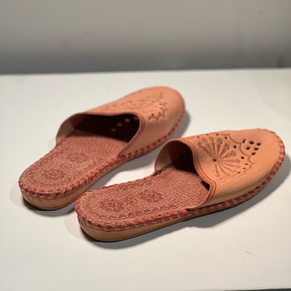 Handmade Moroccan leather slippers - Picture 4 of 4